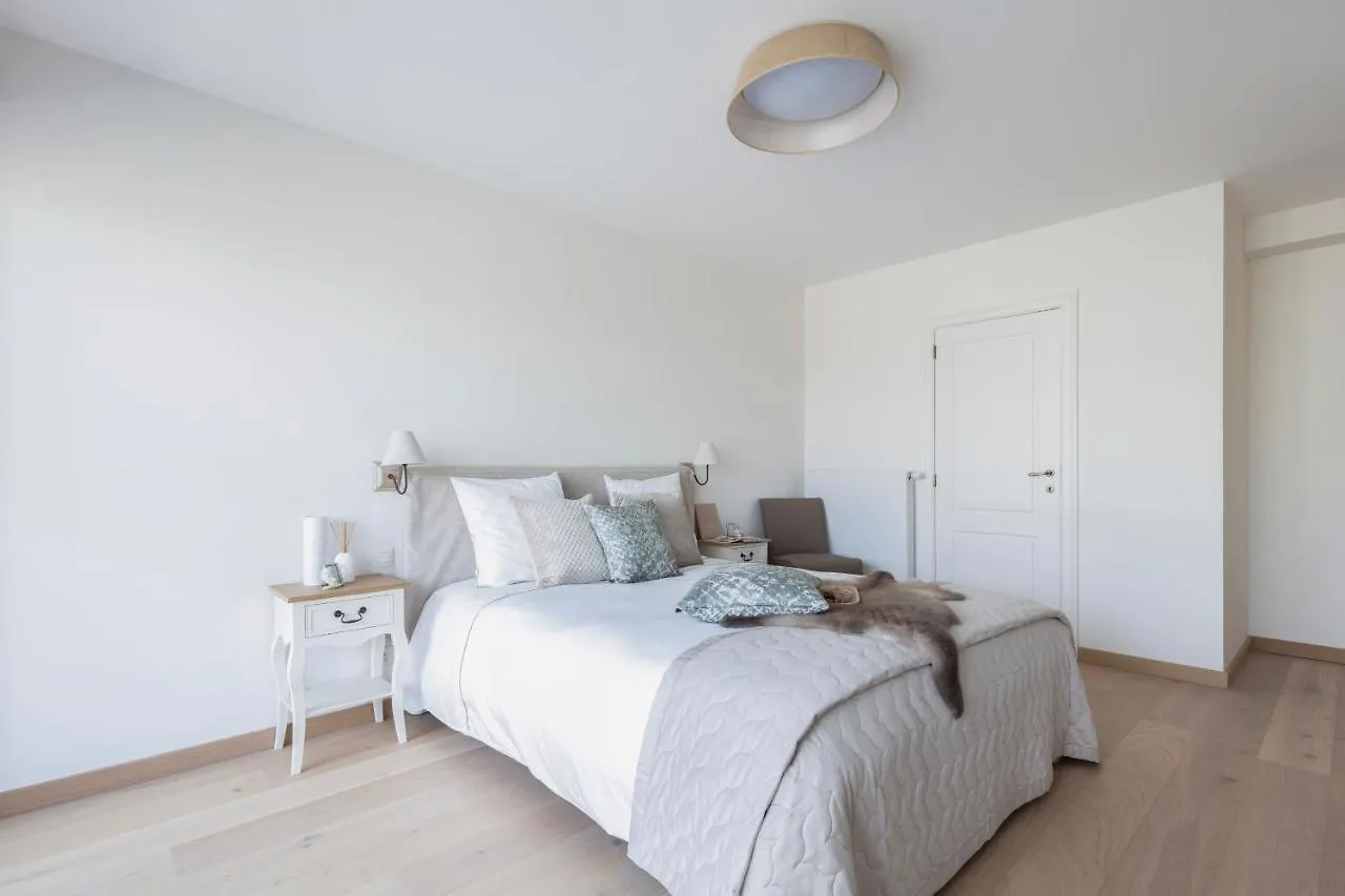 Strand Appartement Met Zwembad Ostend Apartment