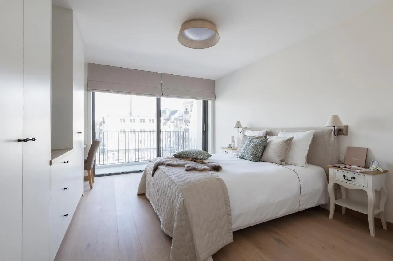 Apartment Strand Appartement Met Zwembad Ostend Belgium
