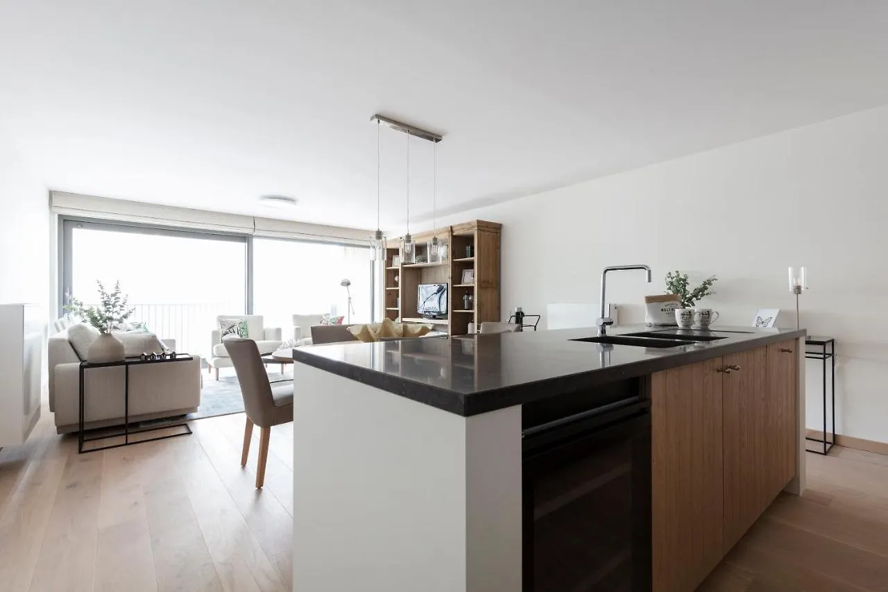 Apartment Strand Appartement Met Zwembad Ostend