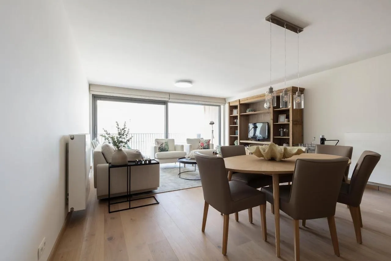 Strand Appartement Met Zwembad Ostend Apartment