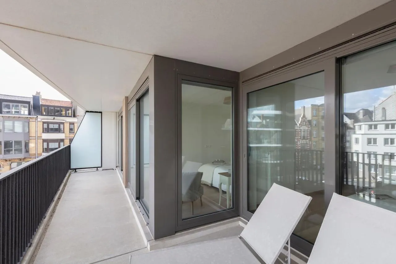 Apartment Strand Appartement Met Zwembad Ostend Belgium