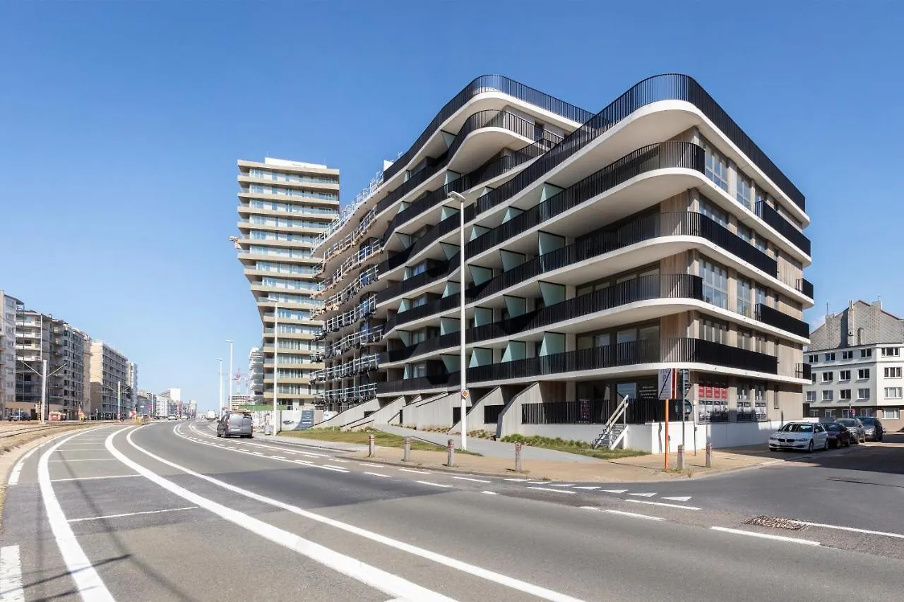 Apartment Strand Appartement Met Zwembad Ostend